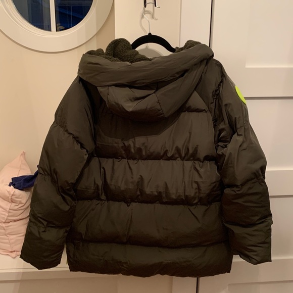 Fabletics Puffer - Picture 3 of 7